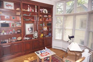 House, Multiple Beds (720 Bleeker St W) | Interior