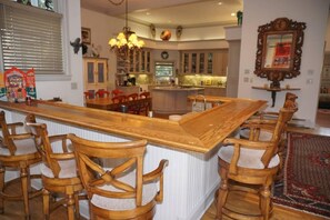 House, Multiple Beds (720 Bleeker St W) | Private kitchen