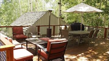 House, Multiple Beds (1131 Faraway Rd) | Balcony