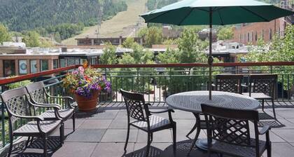 520 Cooper Ave E #305