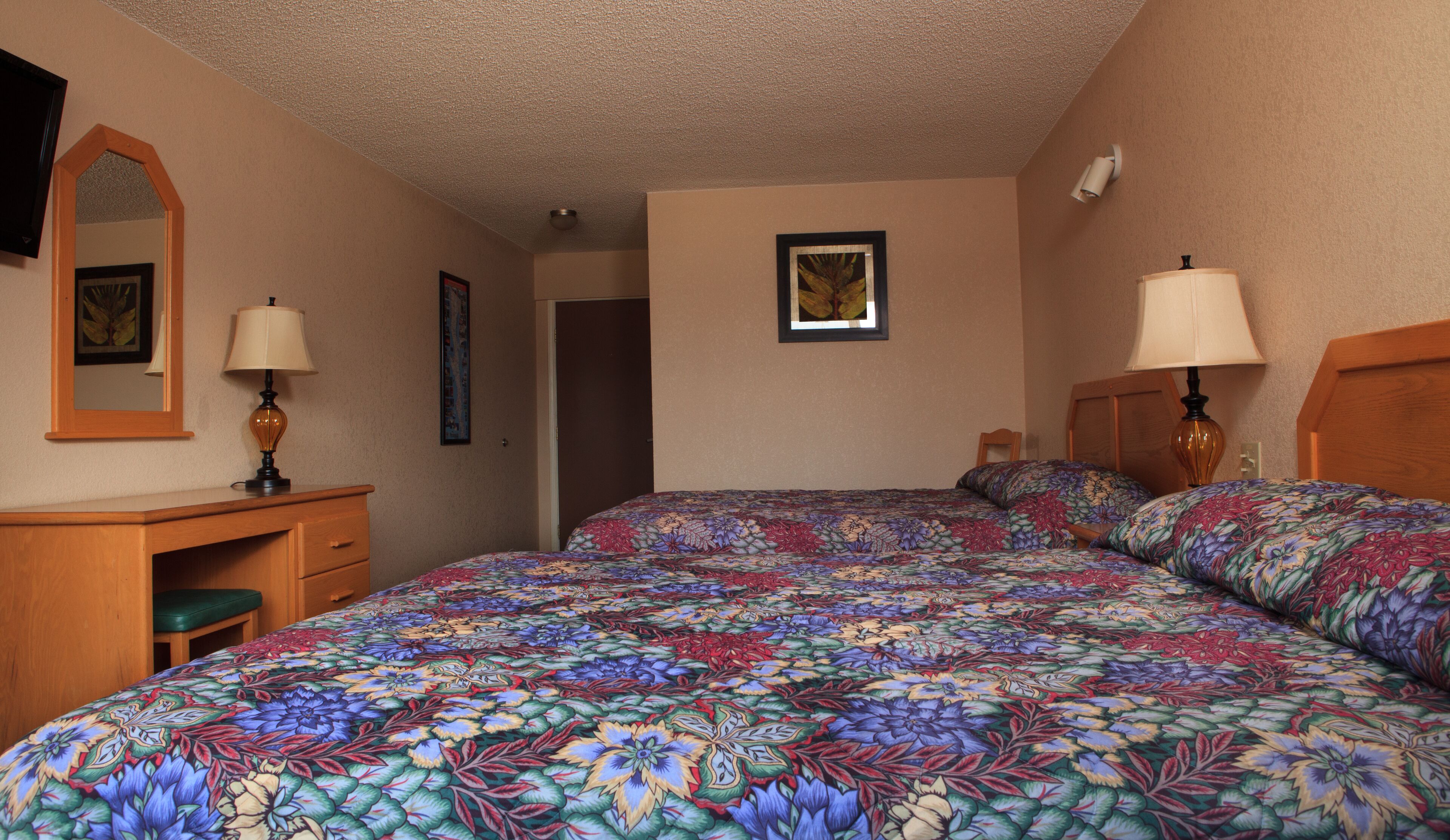 quadruple room, accessible | desk, free wifi, bed sheets