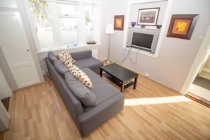 Living area - Seafarers Court - Mjöður (Reykjavik)