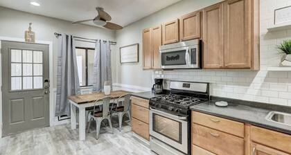 Pflugerville / Round Rock / Sleeps 10 Guests