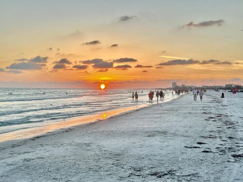 Newly renovated TH in Siesta Key FL - #1 beach in US