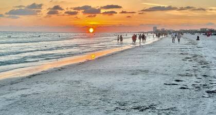Newly renovated TH in Siesta Key FL - #1 beach in US