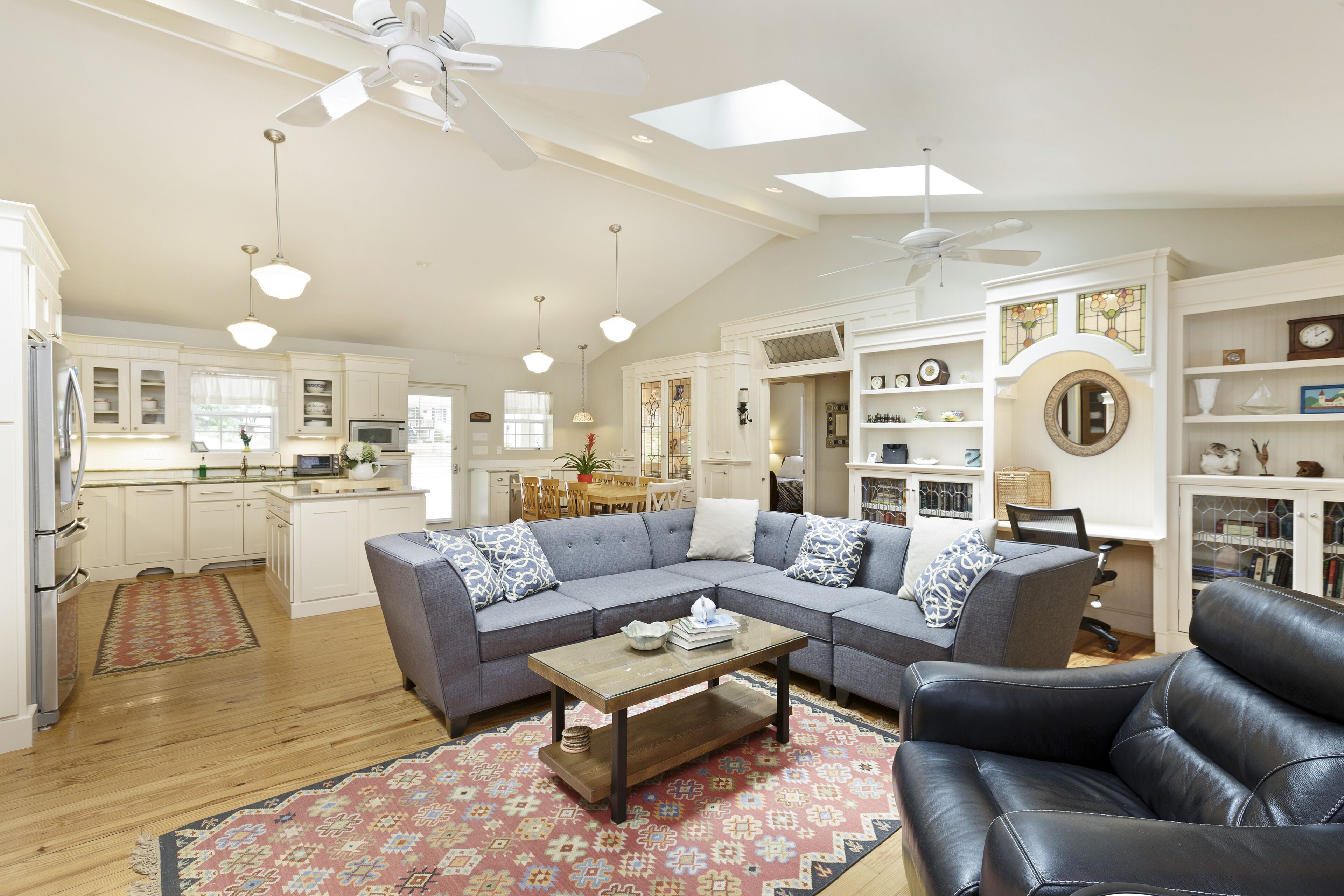 Beautiful lakefront home with dock, kayaks, canoe, SUP and more. Peaceful!