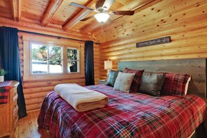 2 bedrooms, iron/ironing board, free WiFi, bed sheets - Bearless Whisper, a Beautiful Romantic Cabin Located Under a Mile from Soaky Mountain Water Park!! (Sevierville)