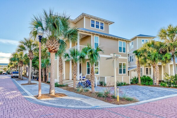 Exterior - Stunning Pet-Friendly Retreat w/Gourmet Kitchen | 5-min to pool | 7-min to beach (Seacrest Beach)