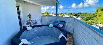 Quiet and spacious APT, with balcony, 5min from beach 