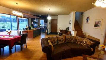 TV connectée, jeux vidéo, livres, médiathèque