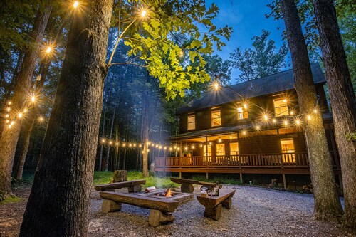 Family-friendly spacious cabin in gated community overlooking the NRG Bridge