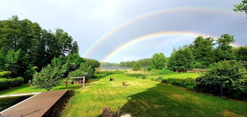 Relax/work in quiet surroundings with lake view