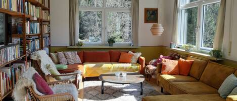 Smart TV, DVD player, foosball, table tennis