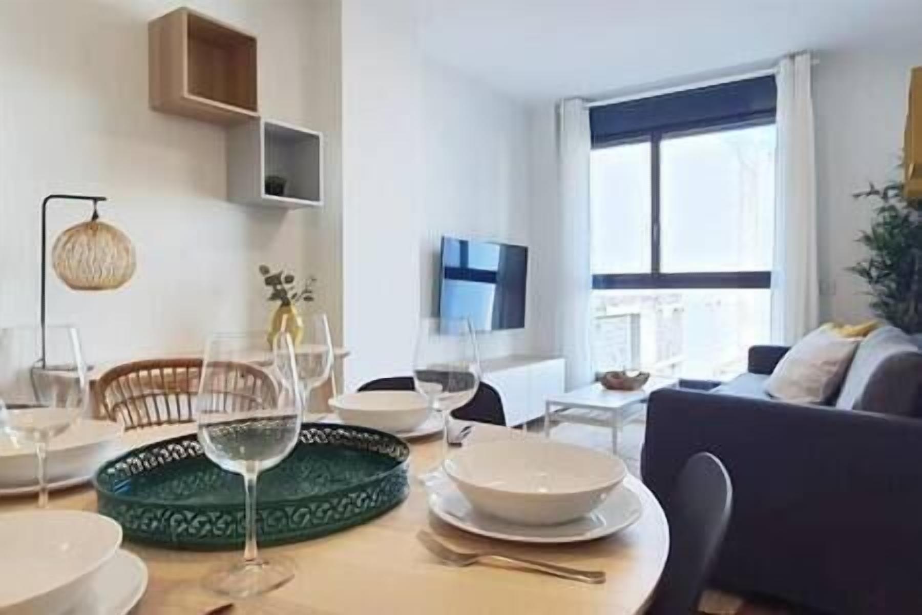 Deluxe Beach Suite w Garage by Canary365