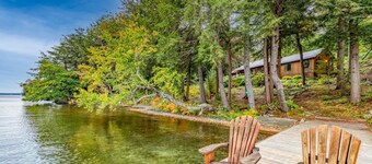 Hidden island gem on Lake Joe! Cozy and rustic 3bdrm with 500' of shoreline!