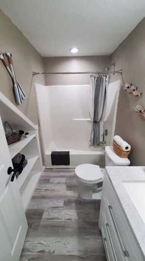 5 chambres, fer et planche à repasser, Wi-Fi gratuit, draps fournis