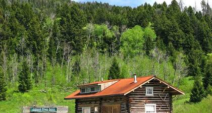 Johnson Creek Cabin * Outstanding Views * 5 Acres of Social Distancing * Sleeps8