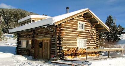 Johnson Creek Cabin * Outstanding Views * 5 Acres of Social Distancing * Sleeps8