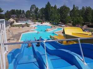 Inomhuspool och utomhuspool