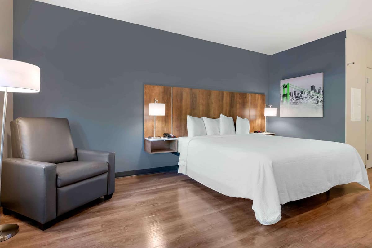 standard studio, non smoking, refrigerator & microwave | premium bedding, desk, laptop workspace, iron/ironing board