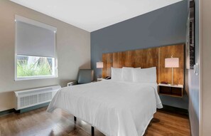 Estudio estándar, para no fumadores, refrigerador y microondas | Ropa de cama de alta calidad y escritorio