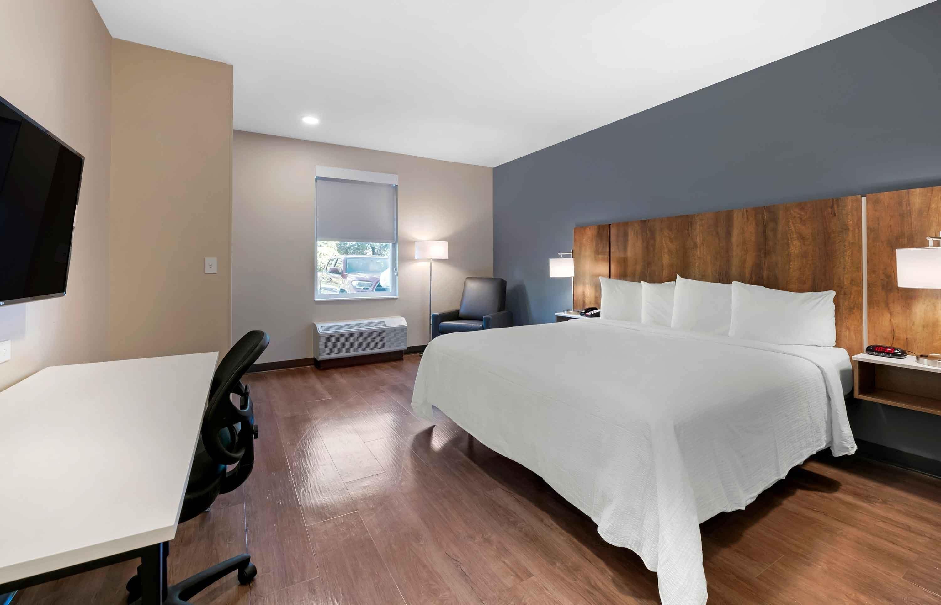 Standard Studio, Non Smoking, Refrigerator & Microwave | Premium bedding, desk, laptop workspace, iron/ironing board