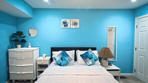 1 bedroom, desk, iron/ironing board, WiFi - Comfy Blue Studio with Great Amenities (Washington)