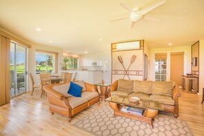 Smart TV, DVD player, video library, printers - VIEWS VIEWS VIEWS with AC! Large Beautiful on Golf Course  (Princeville)