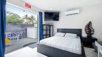 8 bedrooms, desk, iron/ironing board, free WiFi