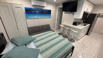 8 soverom, skrivebord, strykejern/-brett og wi-fi (inkludert)