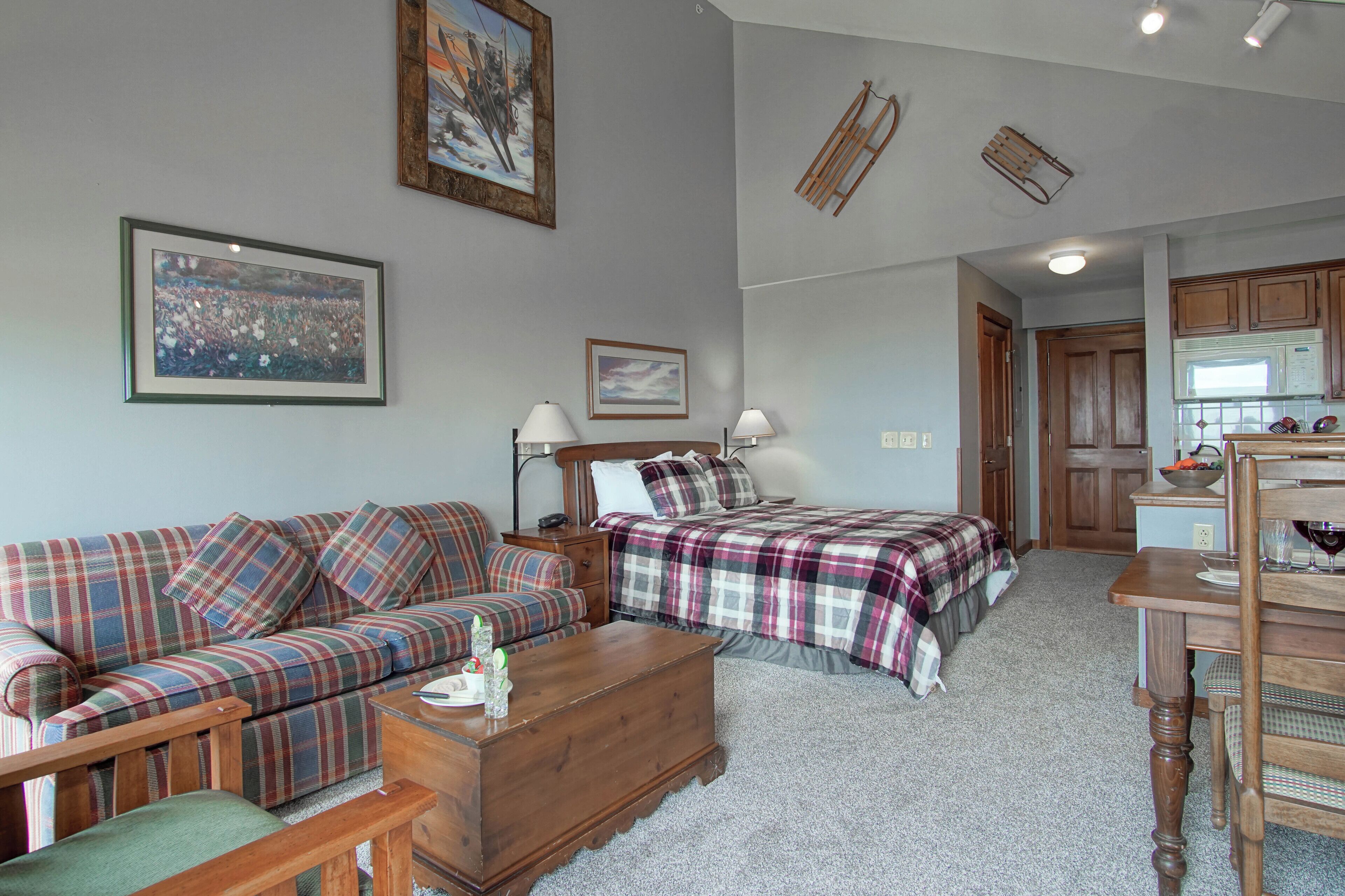 Rimfire 406: Slope Side,   Large open studio full kitchen and high ceilings Western facing view