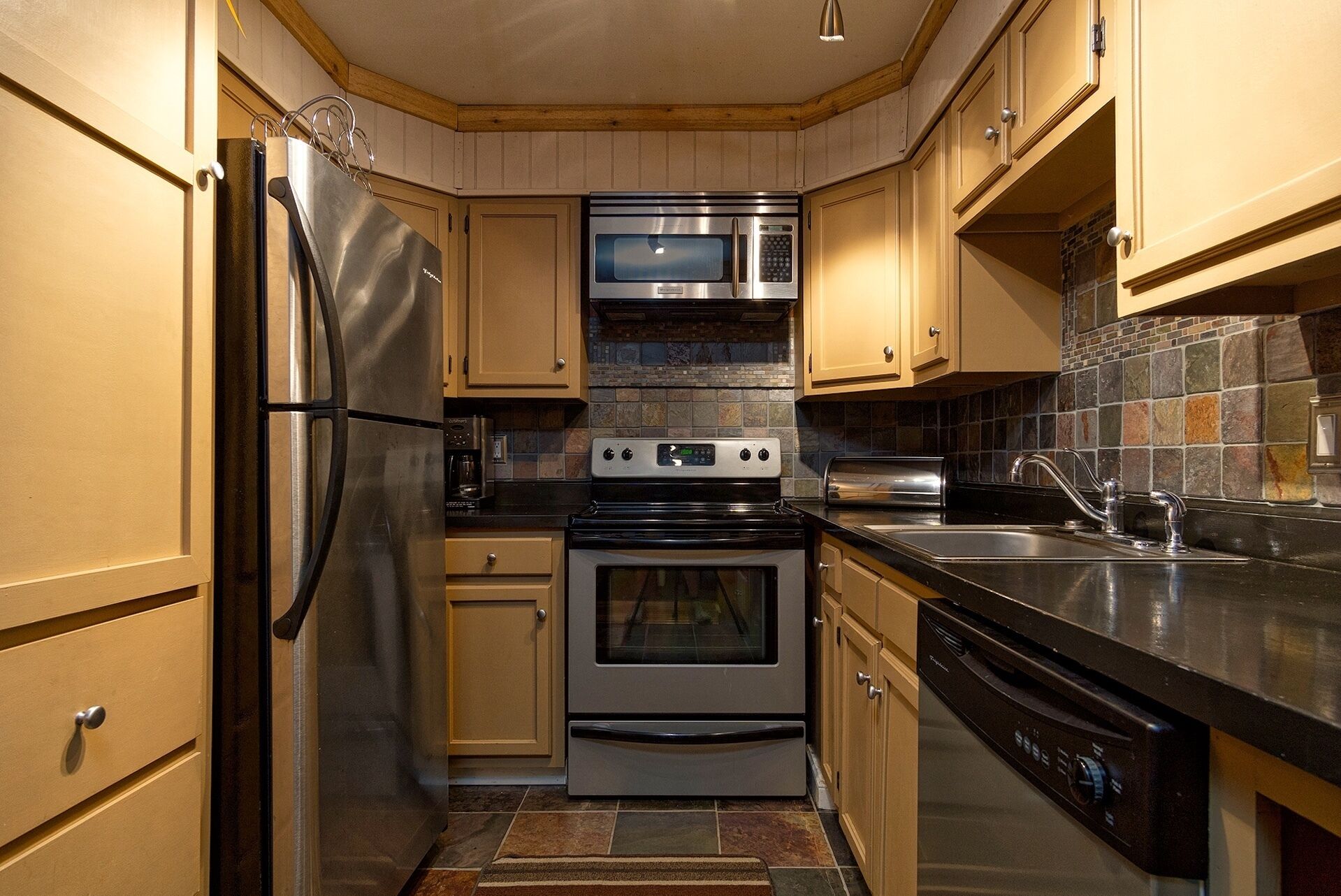 LeatherBark 105B - Family Mountain Retreat 3 Br Condo