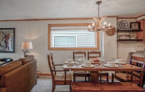 Dining - Powderidge 40: Slope Side, Sleeps 9 Full Kitchen (Snowshoe)
