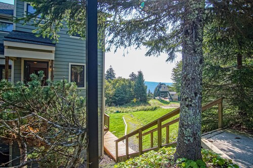 Powderidge 4 -Slope Side, Spacious 2 Br Condo