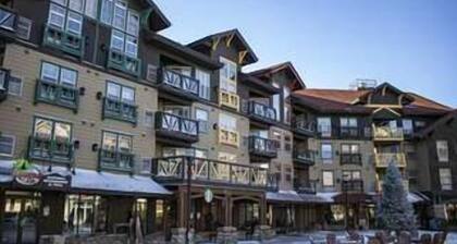 Rimfire 162 Cozy STUDIO in the heart of the Village!