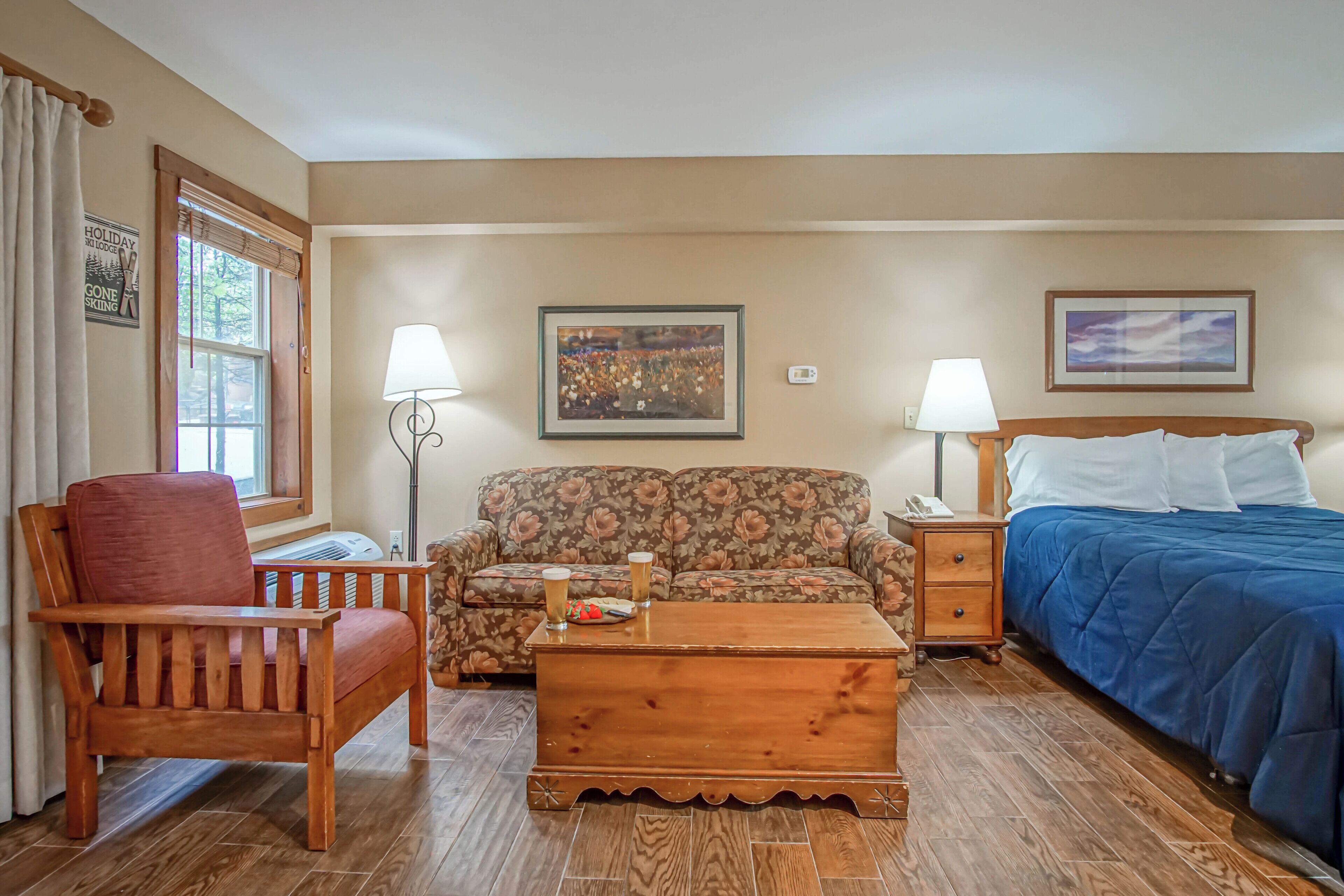 Rimfire 162 Cozy STUDIO in the heart of the Village!