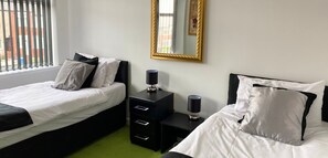 3 quartos, ferros/tábuas de passar roupa, Wi-Fi, roupa de cama