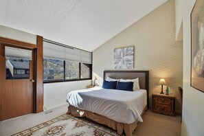 4 عدّة غرف نوم ومكواة/لوح كي وواي فاي مجانًا وملاءات أسرّة