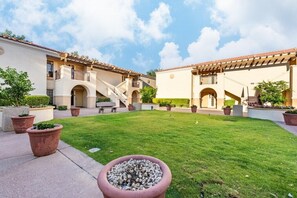 Exterior - Phoenix | Golf Getaway | Pool & Fairway Views (Phoenix)