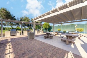 Outdoor dining - Phoenix | Golf Getaway | Pool & Fairway Views (Phoenix)