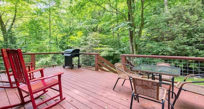 Keaton Creekside Cottage -Cozy Charm, Pet Friendly