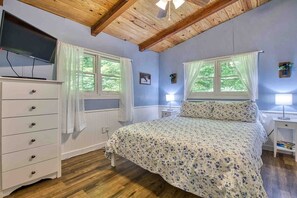 2 bedrooms, desk, iron/ironing board, travel cot