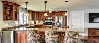 Relaxing Lakefront Retreat