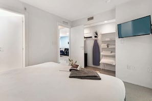 2 slaapkamers, een strijkplank/strijkijzer, reisbedje, wifi