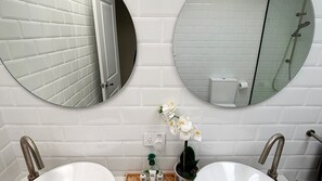 Shower - Beach View Penthouse (SOUTH WEST ROCKS)