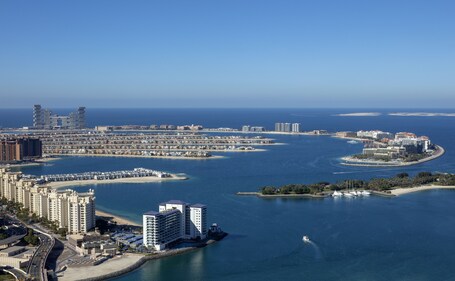 Avani + Palm View Dubai Hotel Suites - Image 13