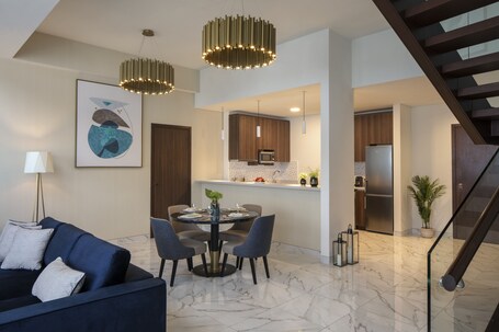 Avani + Palm View Dubai Hotel Suites - Image 83