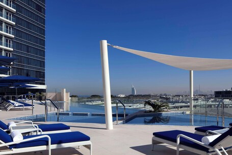 Avani + Palm View Dubai Hotel Suites - Image 2