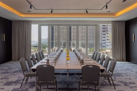 Avani + Palm View Dubai Hotel Suites - Image 28