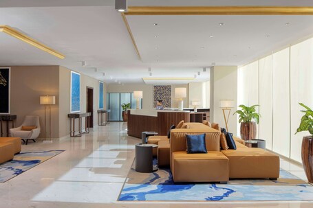 Avani + Palm View Dubai Hotel Suites - Image 12